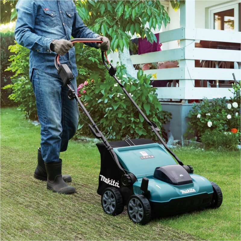 Makita DUV320Z 18V LXT Brushless 320mm Scarifier with 1 x 3.0Ah Battery & Charger